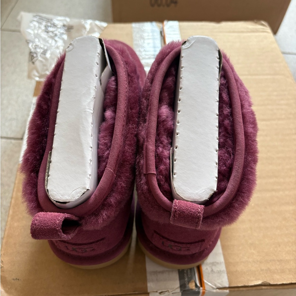 UGG Ultra Snugscape Mini Boots - Picture 4 of 16